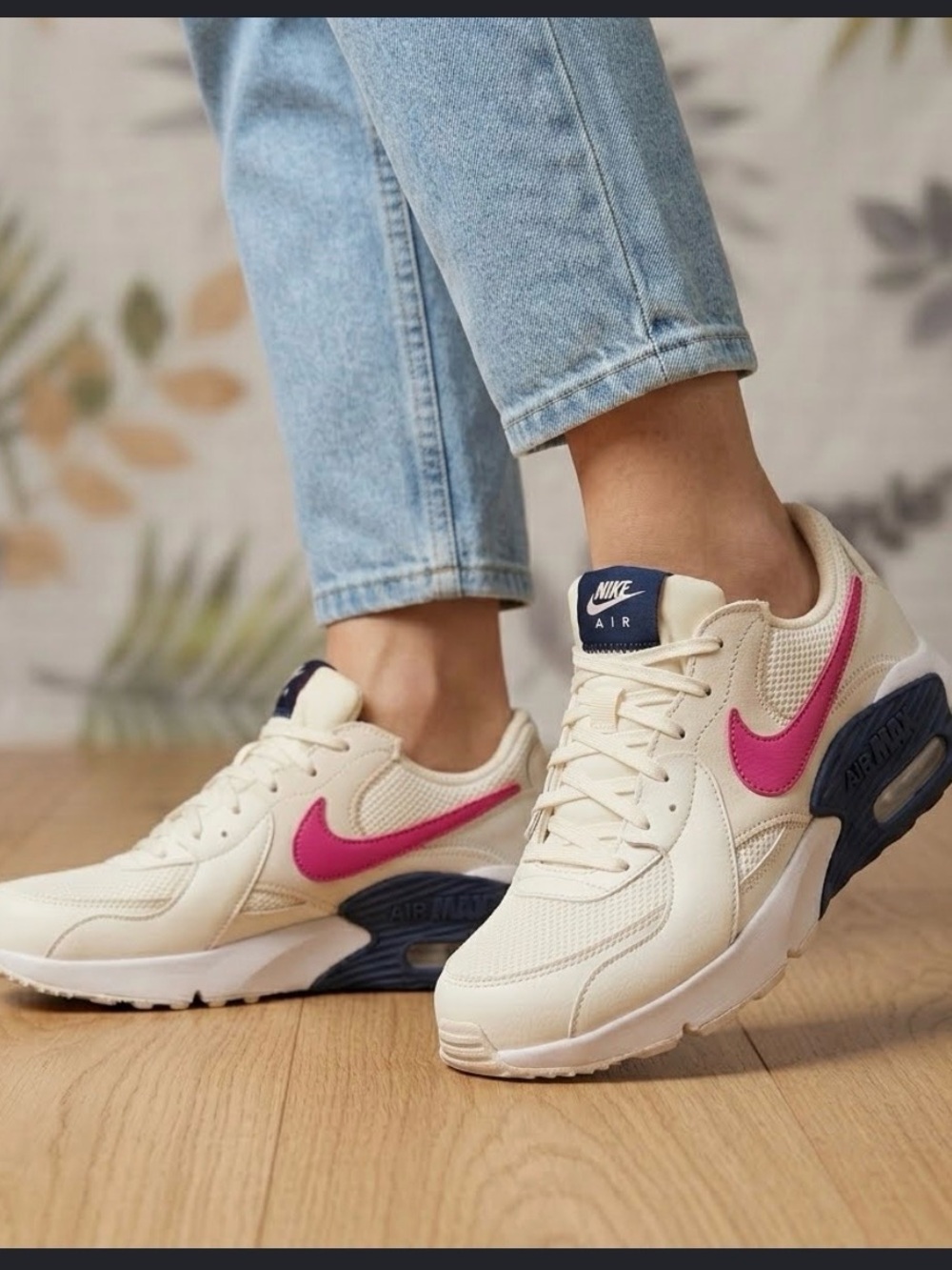 Nike Air Women’s Cream Sneakers with Pink Swoosh